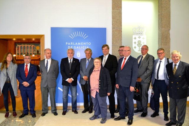 O presidente do Parlamento recibe a unha delegación de Vilanova de Arousa e da localidade alemana de Cuxhaven, irmandadas desde hai 15 anos